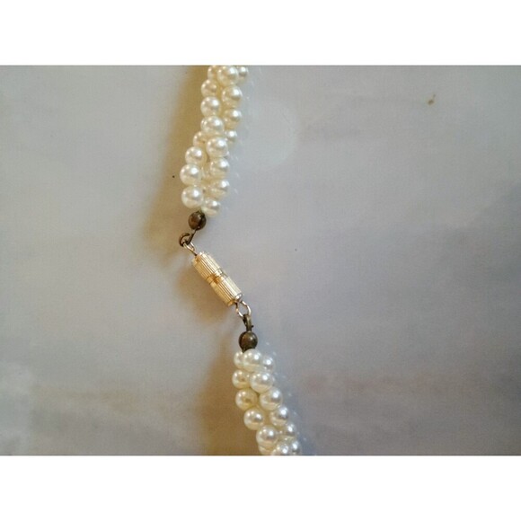 Vintage Twisted Faux Pearl Necklace With Coral And Jade - Picture 3 of 5